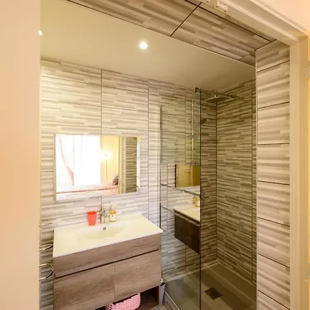 Apartman Valentina -inn With *