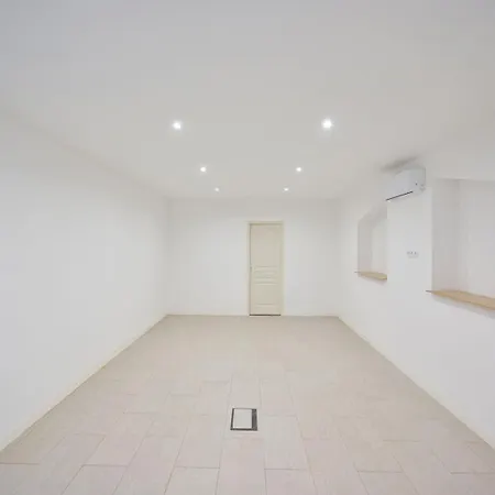 Apartman Valentina -inn With